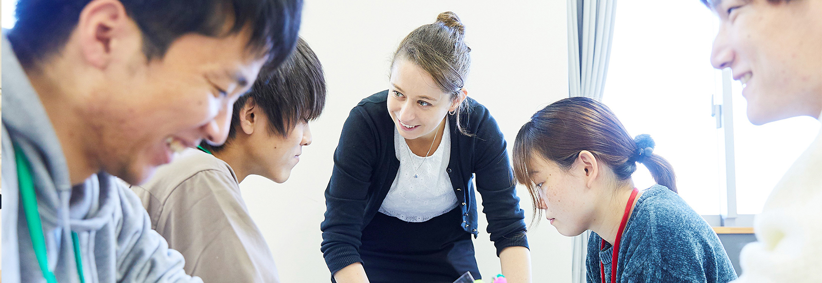 ベルリッツと連携で実践的に学ぶ